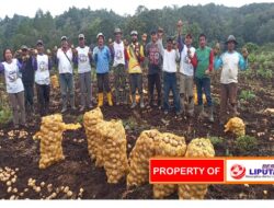 Kunjungan Prabowo kepada Kelompok Tani Sopo Sabam Rajagukguk Desa Huta Ginjang Kecamatan Muara Kabupaten Taput Sumatera Utara