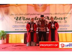 Wisudawan / wati santri tahfiz 30 Juz Pesantren MATAQU,