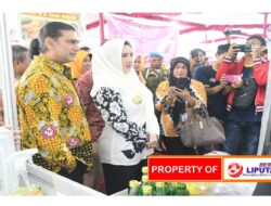 Bupati Pekalongan Fadia Arafiq Buka Bazar Murah Ramadhan