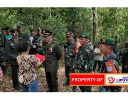 Prajurit Satgas Pamtas Yonif 645/Gardatama Yudha Ikuti Upacara Pemakaman Militer Anggota TNI