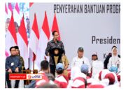 Pemerintah Serahkan Bantuan Program Indonesia Pintar Tahun 2024