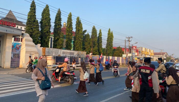 Gelar TURJAWALI Sat samapta Polres Serang Lakukan Pengaturan di Jalan Arteri