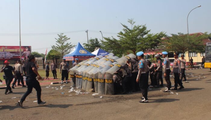 Polres Serang Gelar Simulasi Sistem Pengamanan Kota dan Penanggulangan kericuhan Aksi Demonstrasi